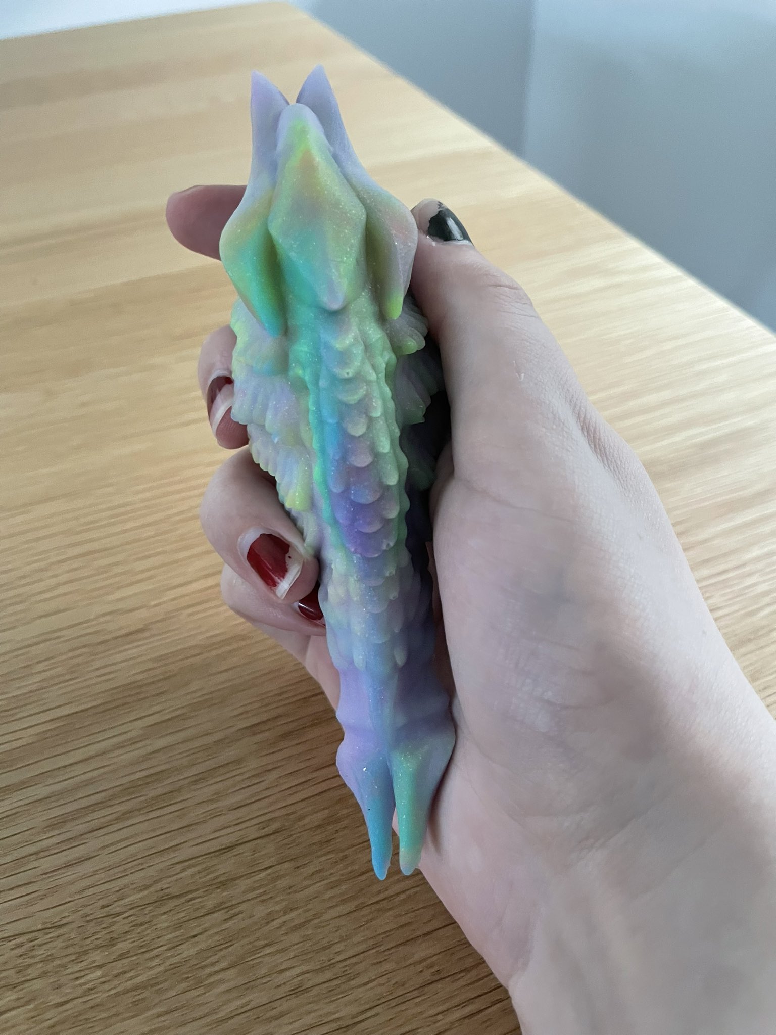 He’s here! I’m honestly blown away and kinda surprised tbh! It’s really nice to hold? Not sure how to explain it but it just feels right. And he’s SO pretty! Thank you @XenocatArtifact for my new friend :) https://t.co/HFavIVrZcL