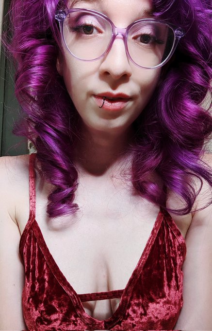 I'll be live at 8pm pst!!! Come chat with me and let's have some fun 🥰 https://t.co/ddgV3lPY2x https://t<a href="/tag/mvsales"class="tags"><span>#mvsales</span></a><a href="/tag/mvawards2022"class="tags"><span>#mvawards2022</span></a>