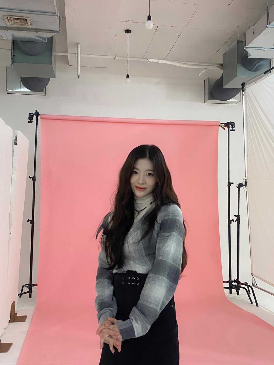 tuttilog's tweet photo. Lo que no saben mis tiquitas, es que estaba preparando una sorpresa para que cuando lleguen a casita tengan una cena muy deliciosa. 🍜♡ Es un secreto así que 𝑠hh, para que guarden silencio les dejo unas inéditas fotos mías de hace días! 😽

𝑙emon  ⊹ ࣪. ♡🍋 𝑚eringue, #𝑙una https://t.co/0tWJBdqqJm