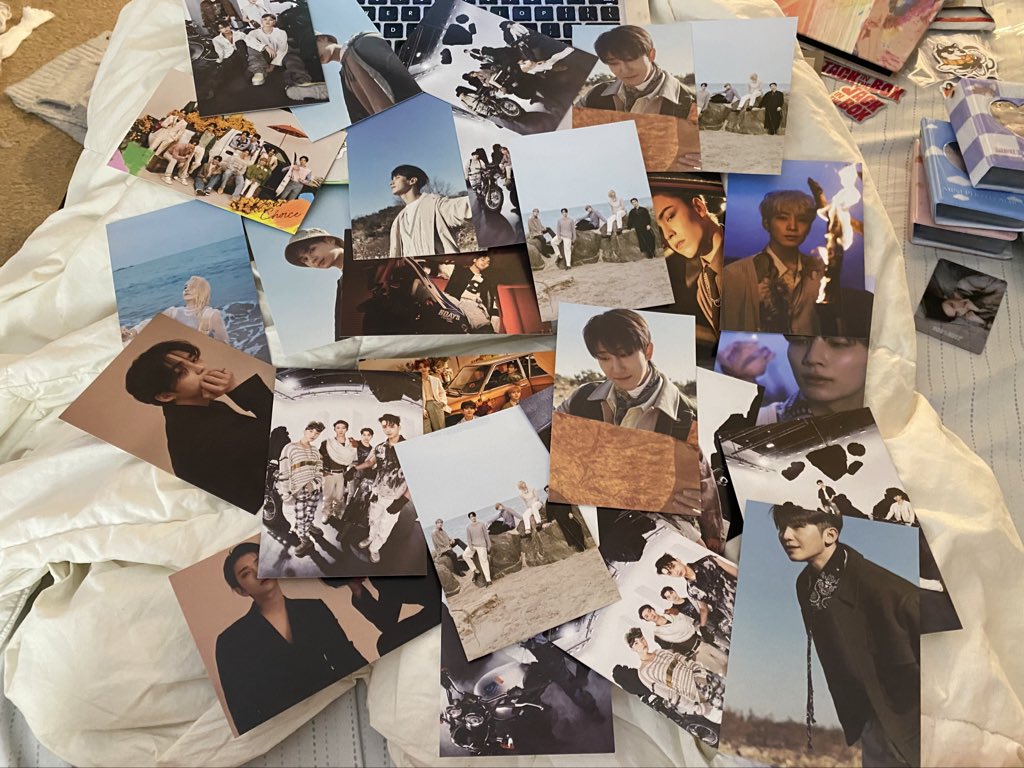 lattaehyuns's tweet photo. decided that i’m going to give all my extra seventeen postcards out at be the sun chicago https://t.co/YZBbvmIyV9