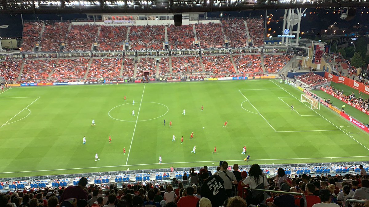LukeWells57's tweet photo. Watching Lorenzo Insigne bring back the ‘rover’ position to pro footy live over the past two matches has been a pleasure. Continua a girare, signore 👏
#TFCLive #TORvsNE https://t.co/DxudUBWG3e