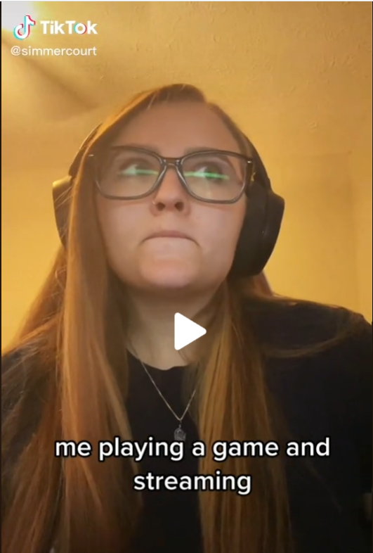 SimmerCourt_'s tweet photo. lmao i posted this tiktok just now of my reaction to one of my favorite messages ever in my chat hahaha link below!! #firsttimechatter #twitchaffiliate #twitchgirls https://t.co/7udIo3ZQMq