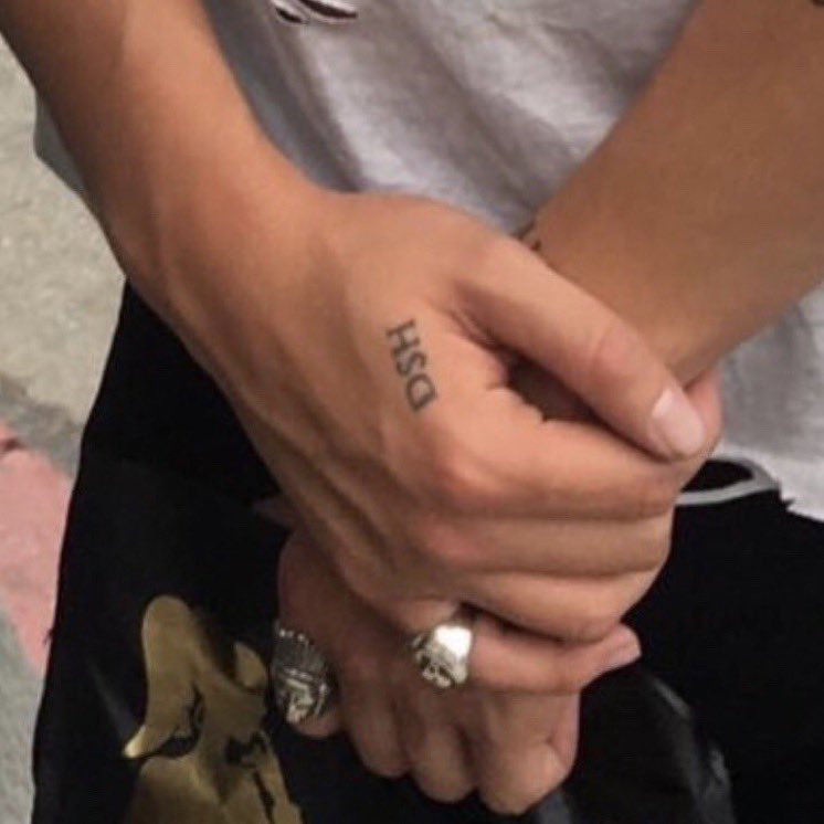 okay since no one seemed to like the last post, here is hands. i apologise.