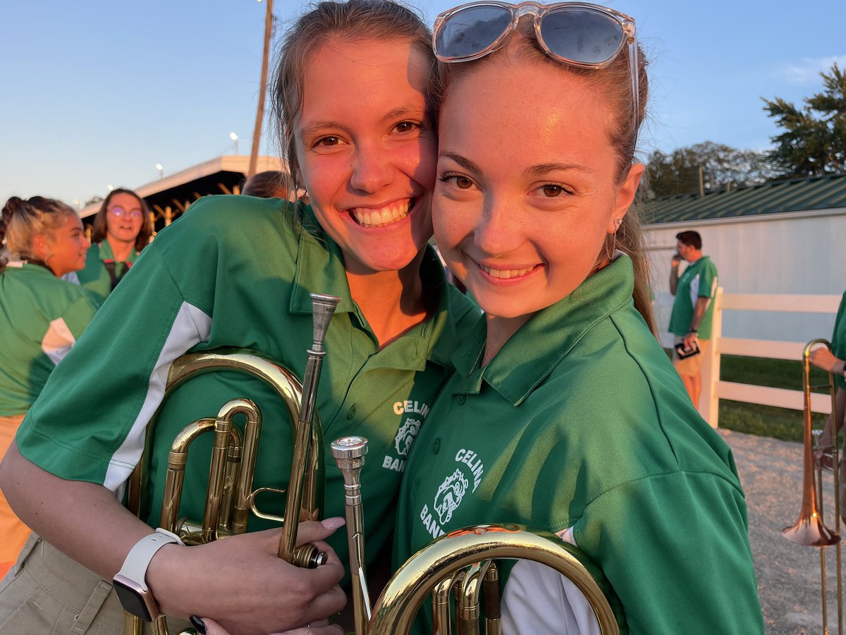 CelinaSchools's tweet photo. The Celina High School Marching Band performed this evening during Band Show at the Mercer County Fair. It was a great show from all the area schools! #BeABulldog #MercerCountyFair 🐾🎺🥁 https://t.co/SNuszMRhIZ
