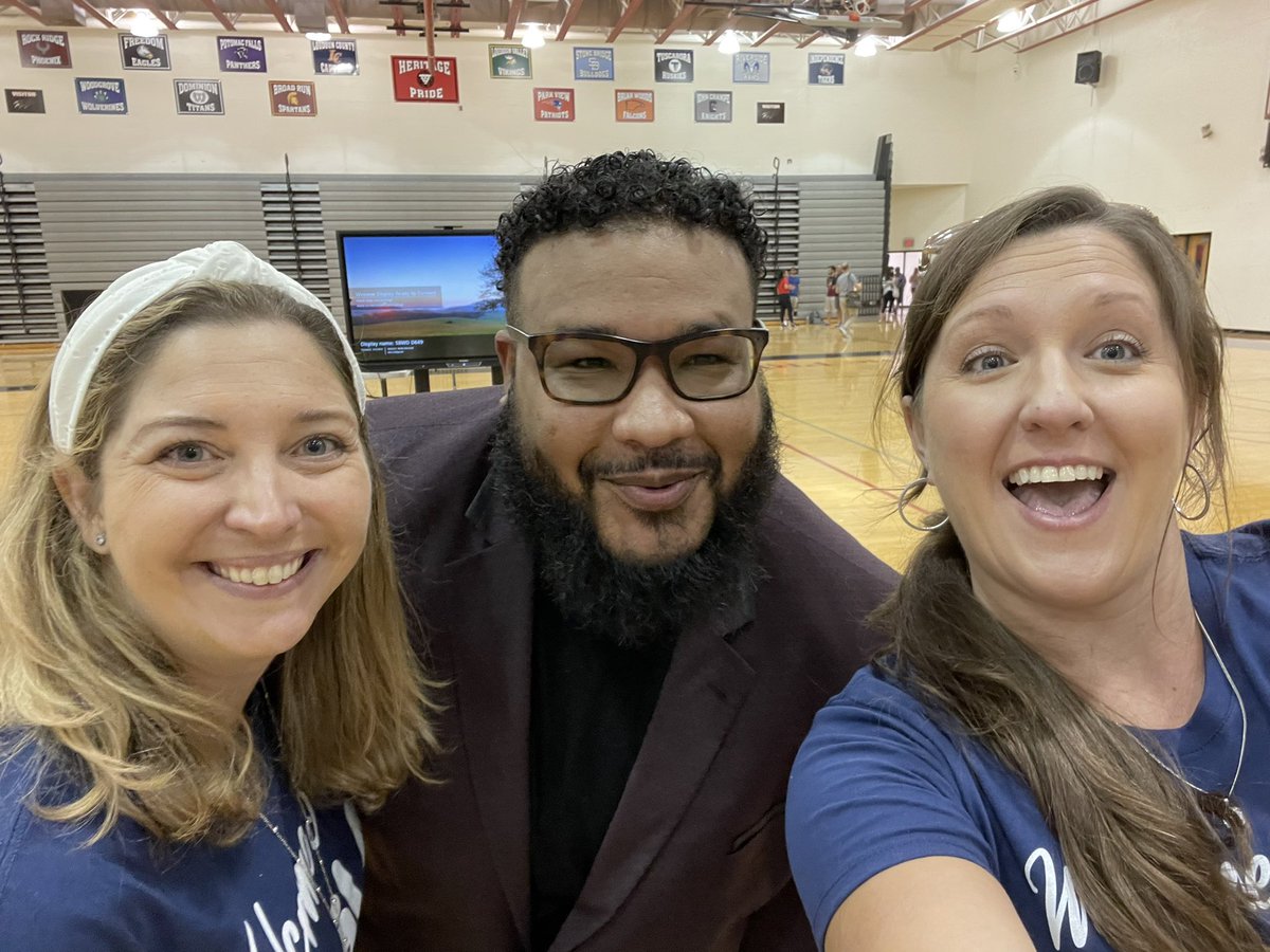 danabober's tweet photo. Amazing kickoff to our year gathering with our cluster to hear @JGBspeaks about the “interrupters” in his life that made him who he is today! Powerful message to get us into focus for the year! Thanks to @FordsFish for an great lunch! We appreciate your partnership! @Tolbert_ES https://t.co/1dCUgCdhwO