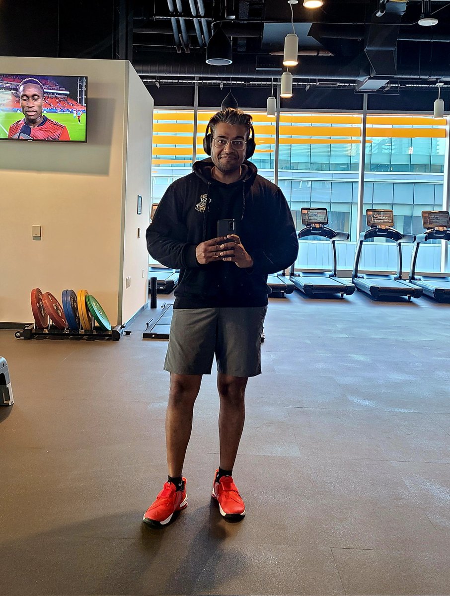 soreabg's tweet photo. One yr ago...I couldn't bench more than 50lbs dumbells. Had no idea how to properly squat. And never pulled sleds.

Now...I squat 225lbs...bench 90lbs dumbells...and pull 270lbs. All for reps.

#Healthy #Exercise #Workout #Progress #Fitness @archetype_life https://t.co/up0pKW0cR0