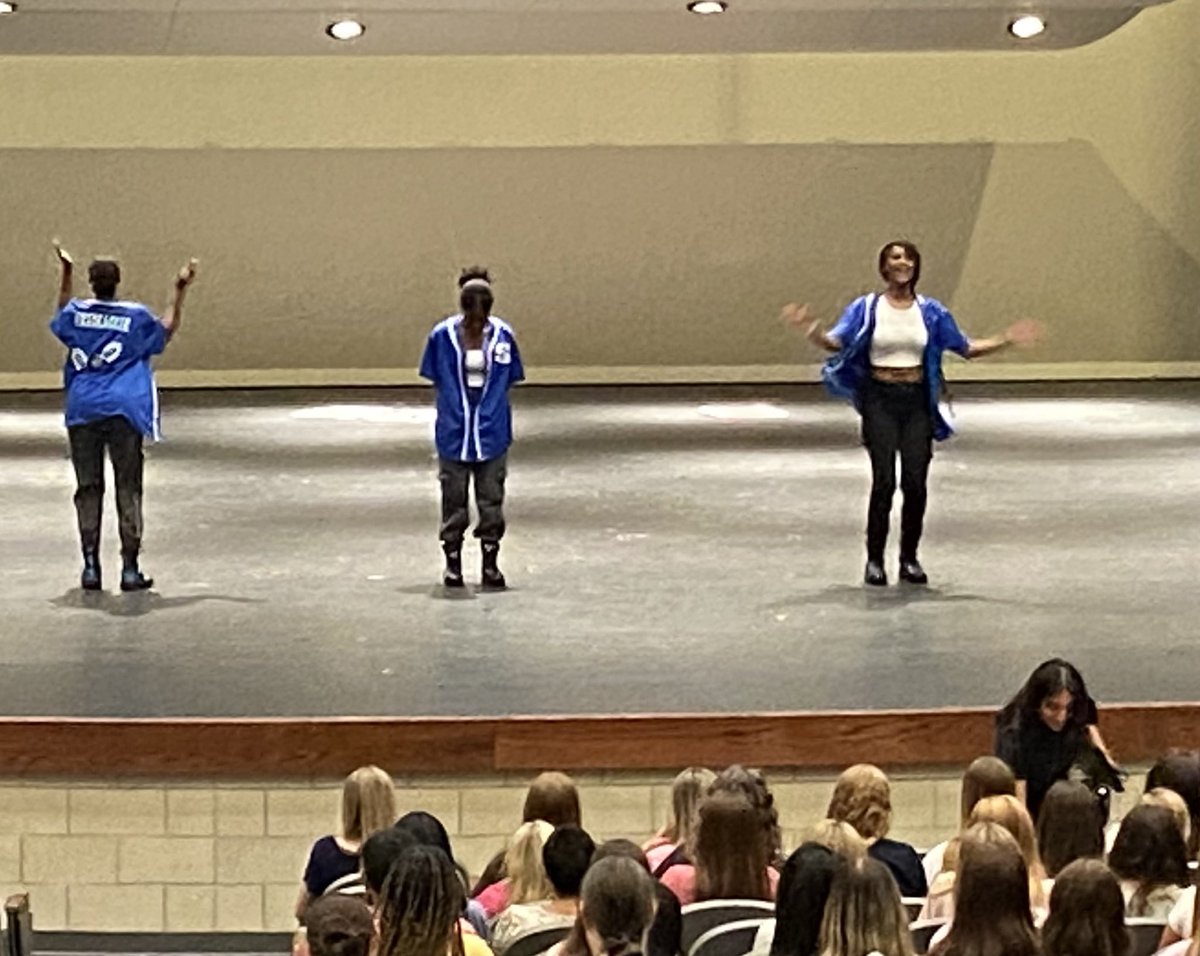 underwood89's tweet photo. Great night for @BridgelandCFISD Bear Necessities! Love seeing our students back in building and teaching the freshmen about the Bear Culture! @iamjenglish @bhsclawcrew @BHS_Belles @BridgelandCheer @BridgelandChoir https://t.co/REFTVduXgg