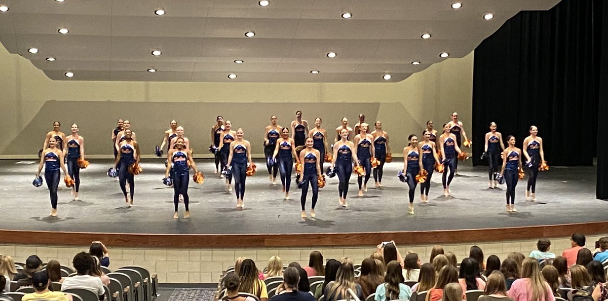 underwood89's tweet photo. Great night for @BridgelandCFISD Bear Necessities! Love seeing our students back in building and teaching the freshmen about the Bear Culture! @iamjenglish @bhsclawcrew @BHS_Belles @BridgelandCheer @BridgelandChoir https://t.co/REFTVduXgg