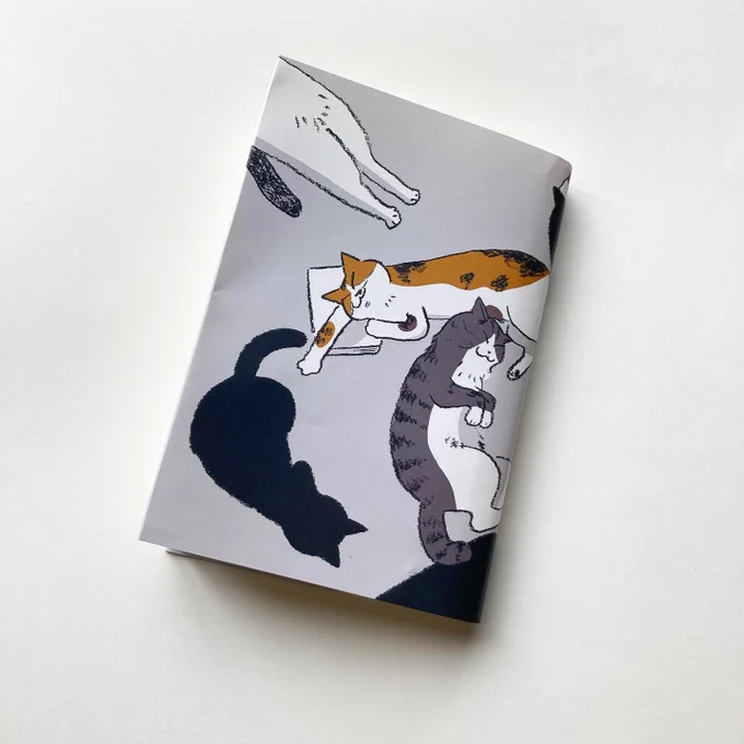 大垣書店さん 創業80周年記念ブックカバーのイラスト担当しました。いろいろ考えてやっぱりネコになりました。詳細はこちらから 