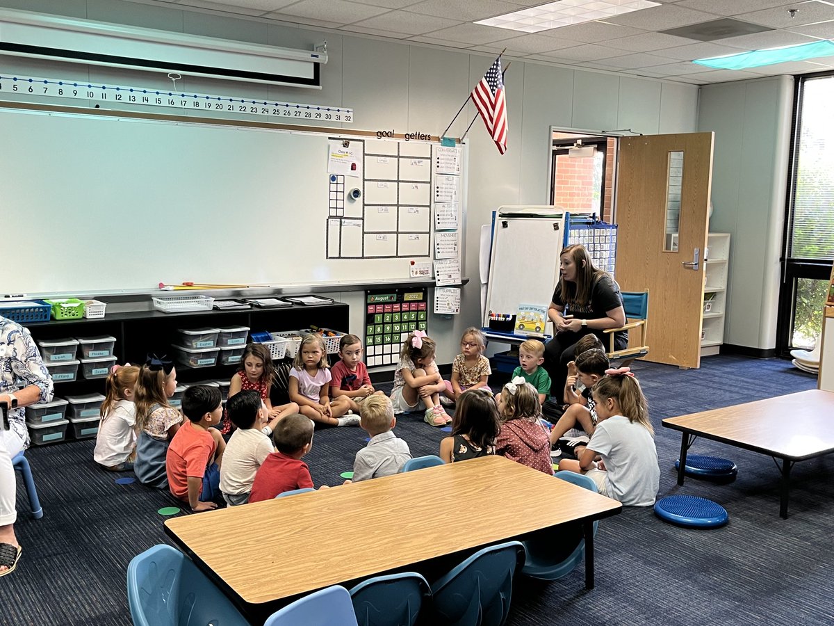 LeslieCottrell3's tweet photo. ⁦@BayEaglesSoar⁩ Our Bay Eagles are back! 💙❤️🦅 #bayeagleslearn ⁦@thinkfree1976⁩ https://t.co/JZFva4ZSbe