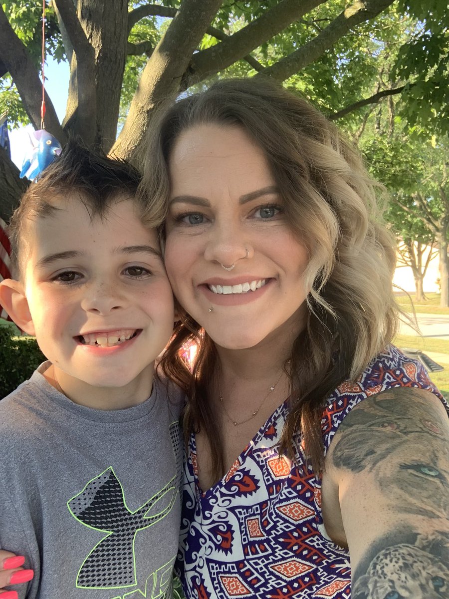 britt_lanzo's tweet photo. Back to @StoneSchool4 for me and my guy! He’s in 3rd grade and it’s my 3rd year! What a whirlwind of a day! Wish I took more pictures! #asd4 https://t.co/pTTEaFmuPo