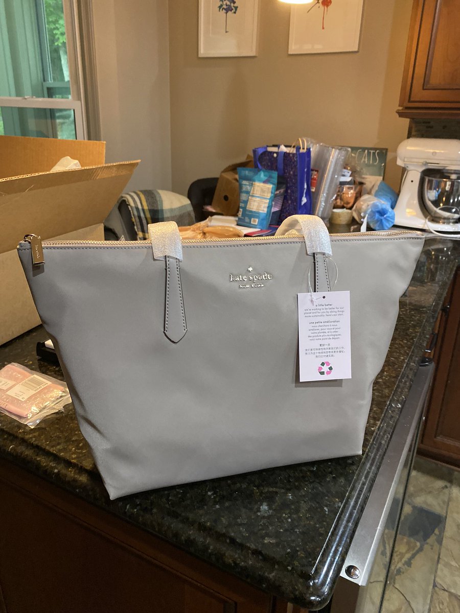 BCSvensson's tweet photo. @Jenny_K_GNP @GAPNA_HQ Please excuse messy countertop. I’m gathering supplies for 60+ gift bags and cupcakes for church on Sunday 🤣 https://t.co/miDQT9SjCo