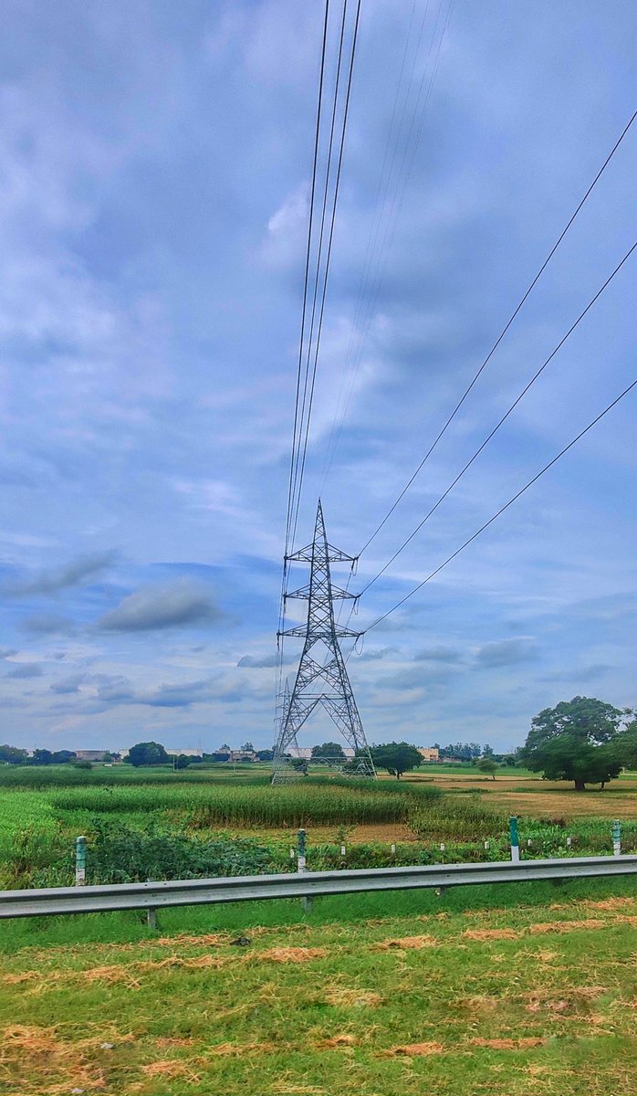 Kajit001's tweet photo. Welcome to Yamuna Expressway ❣️

#photography 
#gopro
#yamunaexpressway https://t.co/Fhk2ISzN3s
