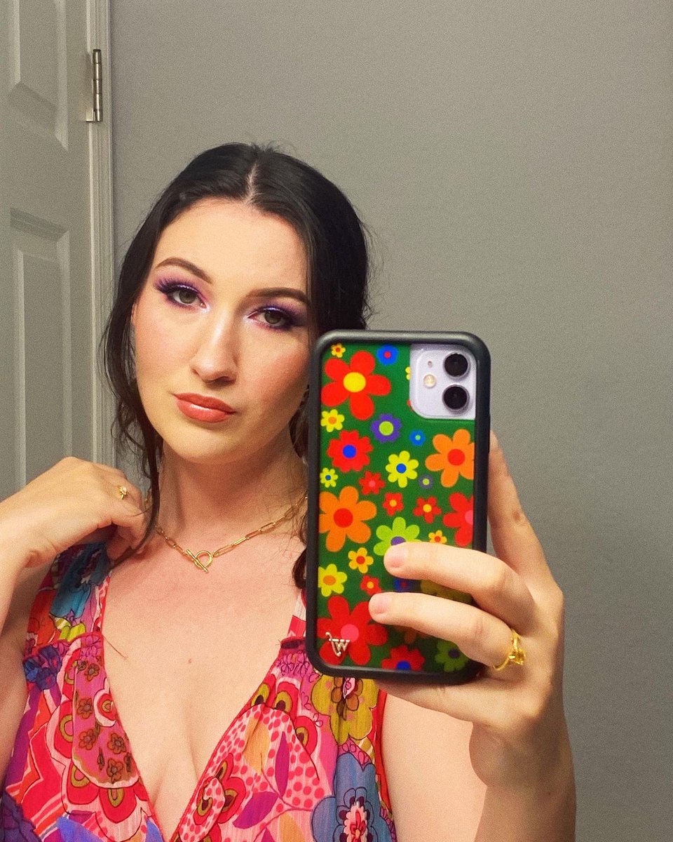 hayleevel's tweet photo. hot mom summer is almost over 🫡 https://t.co/9aXOWcMVvs