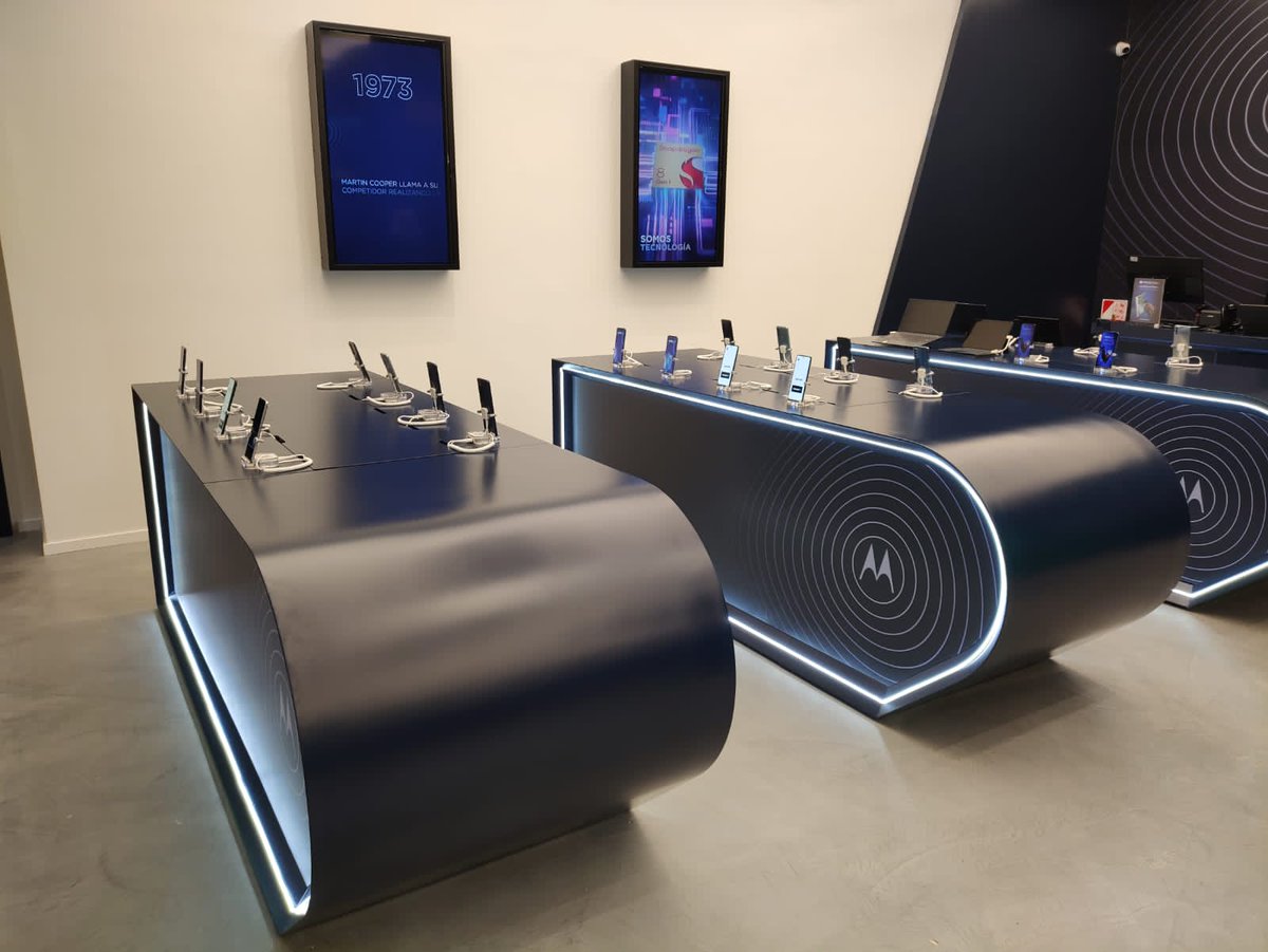 motogerman's tweet photo. Nuevo Motorola Flagship Store en Dot BA! https://t.co/bCFnuMvpTn