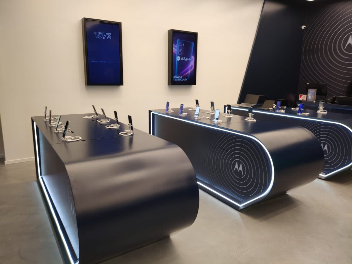motogerman's tweet photo. Nuevo Motorola Flagship Store en Dot BA! https://t.co/bCFnuMvpTn