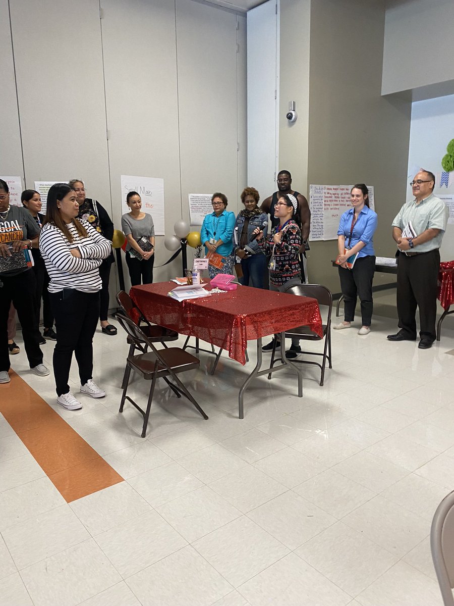 katesmithes's tweet photo. Ready to elevate excellence in education using relevant &amp; rigorous instruction using student discourse!¡Listo para elevar la excelencia en la educación utilizando una instrucción relevante y rigurosa utilizando discurso de los estudiantes! @HISDREADY2RISE @HoustonISD @HISDEspanol https://t.co/v772pruxol