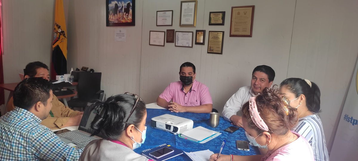 ISTPEM1's tweet photo. Conjuntamente con el CIDE Ecuador, el #ISTPEM organiza detalles para el V congreso internacional de educación que iniciará el próximo 24 de agosto. En este evento participará la comunidad académica inmersa en procesos de desarrollo y atención de la primera infancia. https://t.co/pVsk9n9NCn