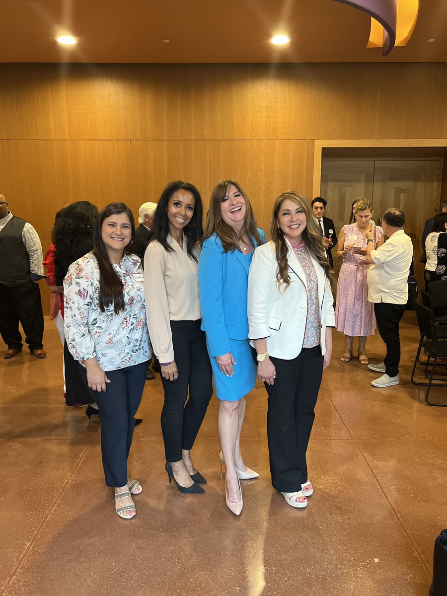 ahsadallas's tweet photo. Board Members represented AHSA as Latino organizations and partner universities from across Dallas celebrated our Stellar Superintendent @DallasISDSupt @LauraRubioGarza @DianaVNunez @RubyRamirezDISD @Katie_theAP @N_Bernardino @BANDDISD https://t.co/R0RncsFbXh