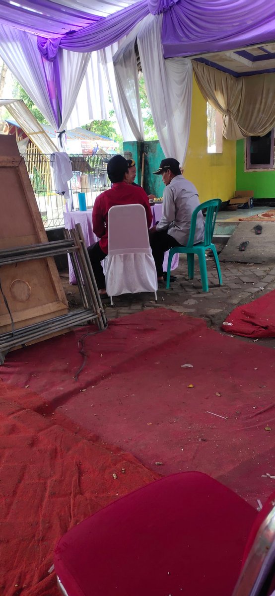 rezha_aje's tweet photo. Untuk diriku dimasa nanti, ingat saja.. bahwa akan ada saat dimana orang hanya menginginkan keuntungan dari kita. Entah untuk apapun itu. Harap ingat ini. https://t.co/s4tk8ZS9do