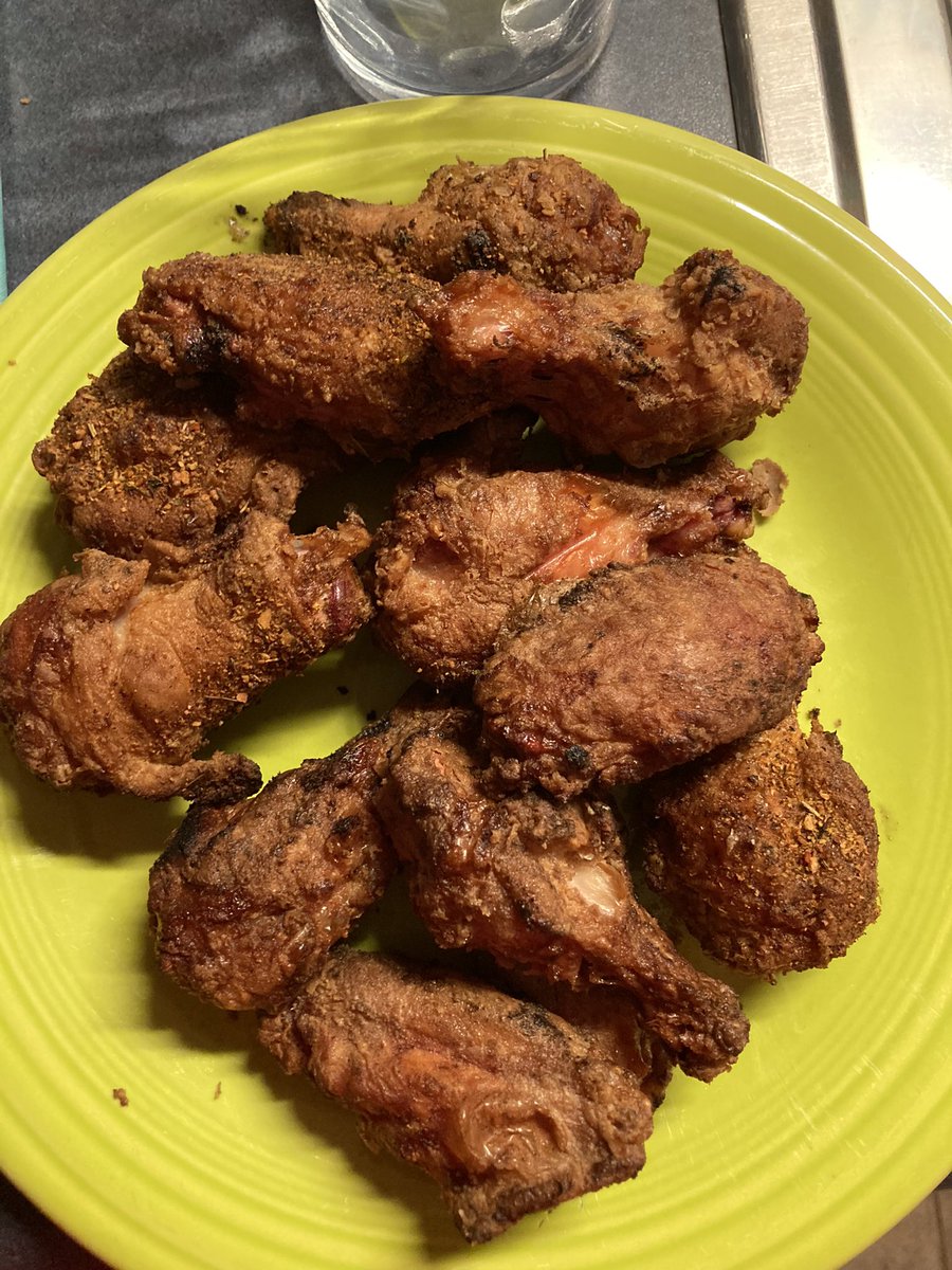 gue2306's tweet photo. @PitBossGrills @CocaCola Those wings are too complicated. Pat dry wings, baking powder, add you favorite sauce or rub at the end. Get to eat’n! https://t.co/83HBFBkRtJ