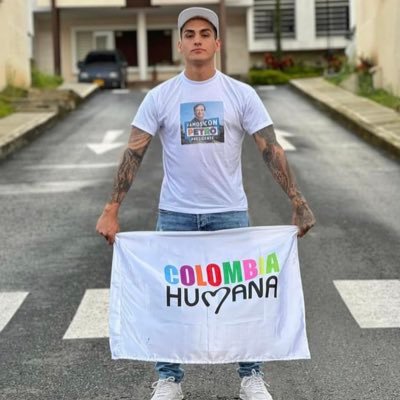Wilson_Suaza_'s tweet photo. El "Loco Villa" quién en campaña de @petrogustavo le dañaron el carro, hace 4 días desapareció.

Vamos a encontrarlo🙏

Dale RT 🔄🙏 https://t.co/5EkNEtNLkF