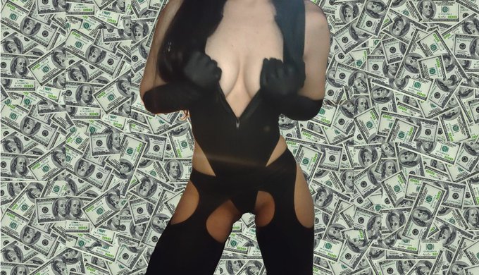 Poco a poco m&iacute; poder va creciendo, veo como cada vez veo a m&aacute;s sometidos y arrastrados por m&iacute;, no saben