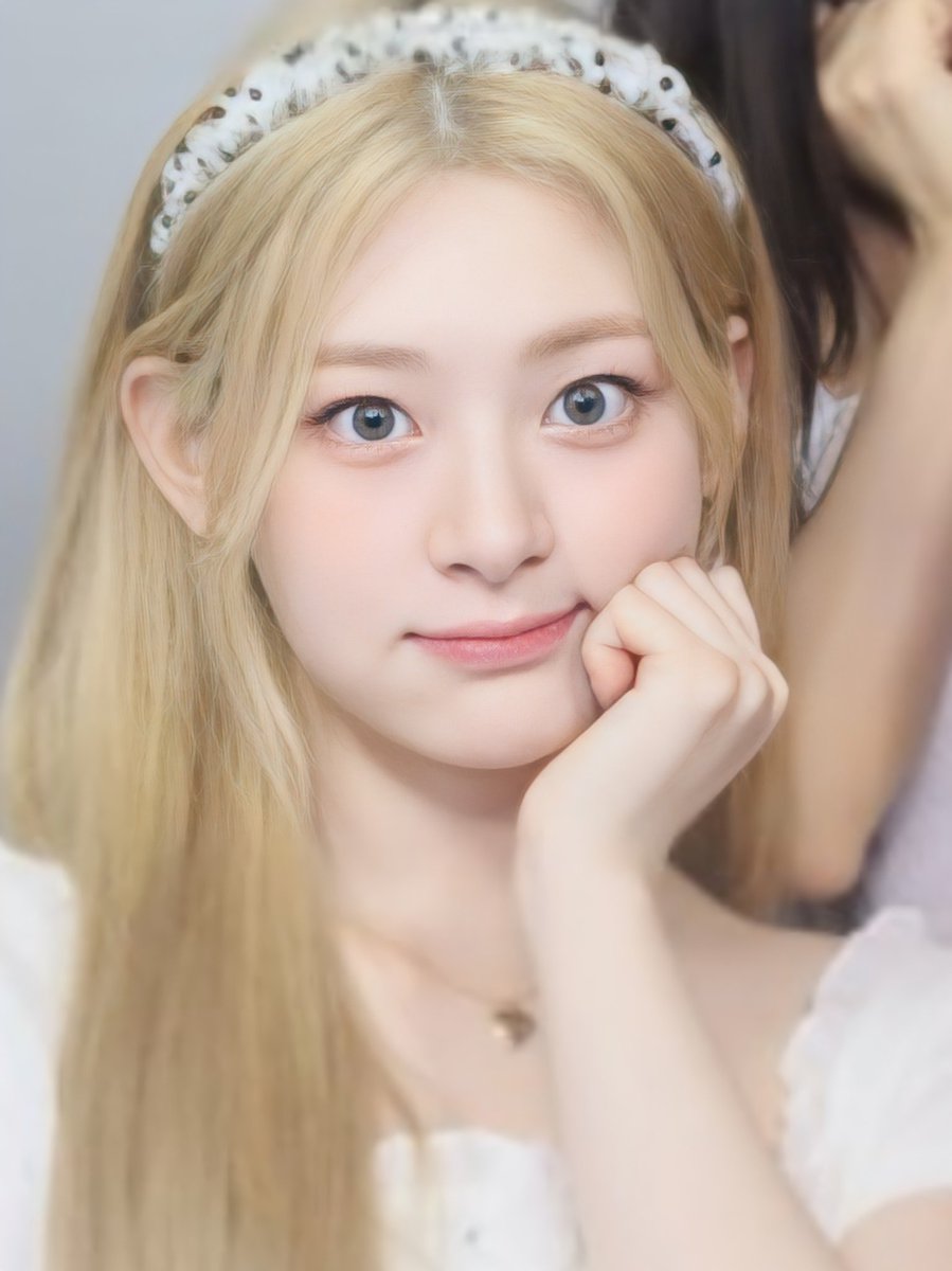 SEEUNSLOOK's tweet photo. cuteness overload https://t.co/VDa25Zk5ki