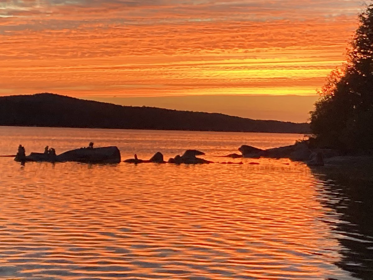 dunc_Can's tweet photo. Vermont sunsets https://t.co/5Xa4MQxxTk