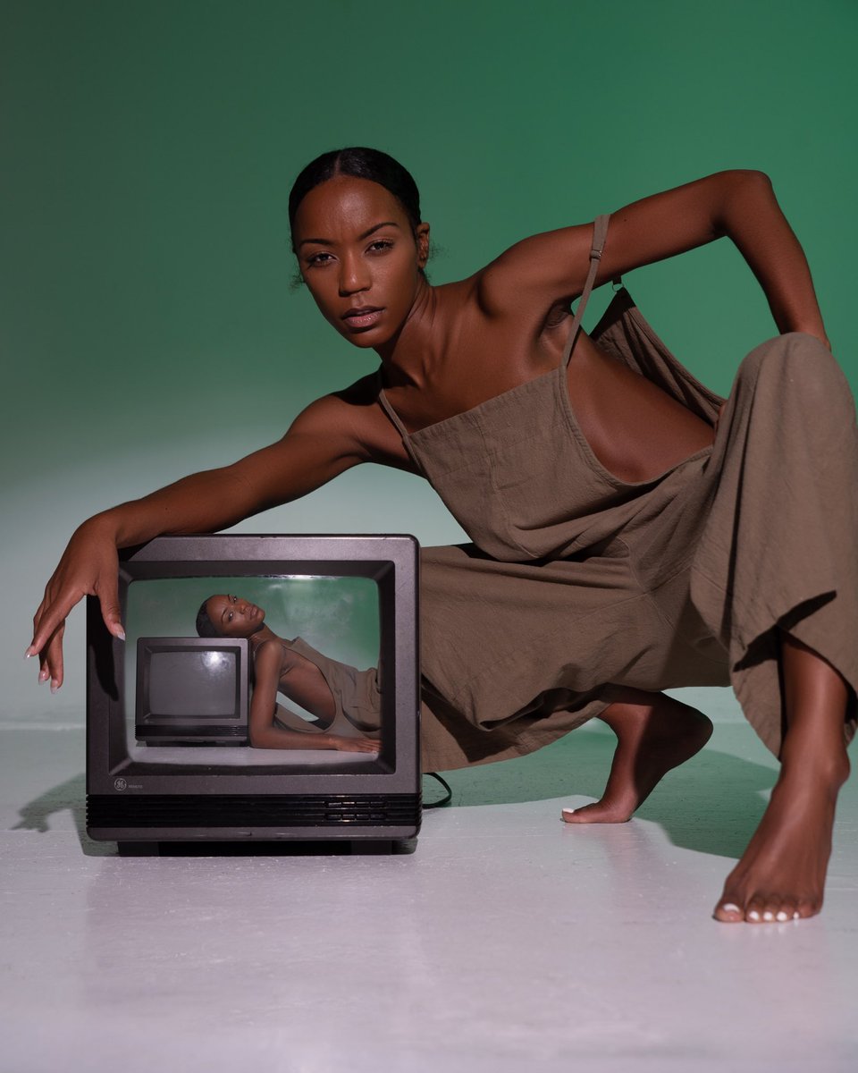 MWhitleyMedia's tweet photo. Donโt watch me, watch TV!๐บ
.
Book your session today @ https://t.co/9Qz0h6oK3I
.
Photographer: @MWhitleyMedia
Model: Mercedes Bankhead
.
#Atlanta #atlantaphotographer #atlphotographer #exploreatl #viral #melanin #brownskingirls #blackart #blackphotographer #explorepage #ebony https://t.co/akNcn0wxJW