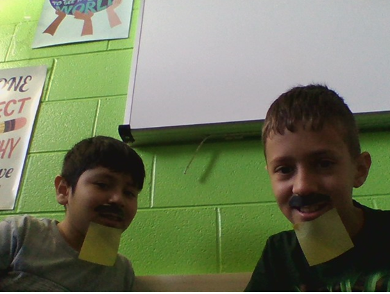 vandesampel77's tweet photo. Some of last year's #5thGradeFun #Ss apparently need to shave as they sent me an email today showing what they look like now that they've aged 60 years! #FunMail #Connections #LeaveAMark @HanoverHuskies https://t.co/pK8IbQF1aN