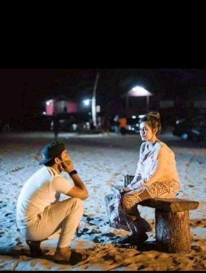 maliksafee4's tweet photo. دیــدار  جـو  ہــوا۔۔۔۔۔ایـک تـیـری۔۔۔۔۔۔۔نـگاہ۔۔۔ســے۔۔

قــدموں نـے آگـے۔۔۔۔چـلنـے سـے ۔۔۔۔۔۔۔انـکار کـر دیـا۔
#قومی_زبان https://t.co/9qftmhGBdY