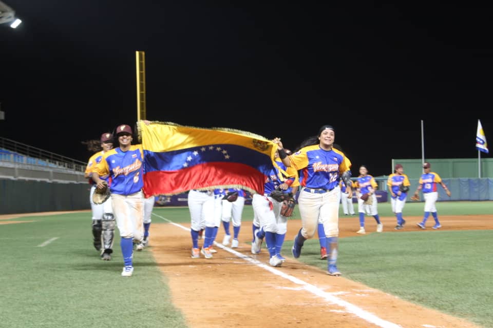 En el PreMundial de BÉISBOL FEMENINO ⚾️ en La Guaira, 
Venezuela ganó 2 a 0 a Dominicana, pasando a la Semifinal,
y con esto consiguió su cupo al Mundial en 2023 👏

El Viernes son las Semifinales y el Sábado la Final 4pm 💪

¡Vamos muchachas! 😎