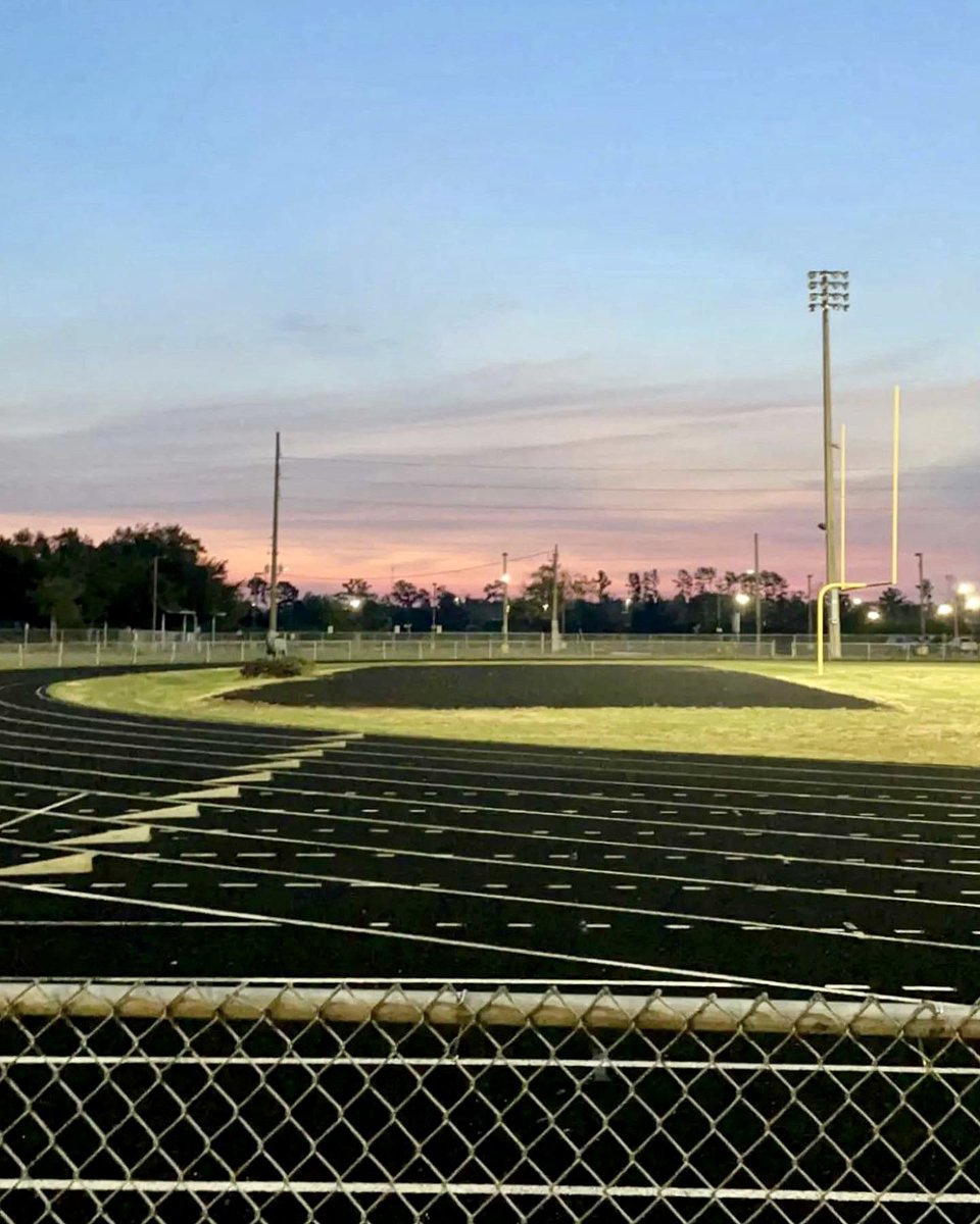 WolfsonXC's tweet photo. New year. New season. New practice time. 6 am start for the team this morning.  Putting in the work, before and after school.

#wolfsonXC #wolfpack #goPack #xcseason #training  #morningpractice #sunrise https://t.co/AOk10GKgKI