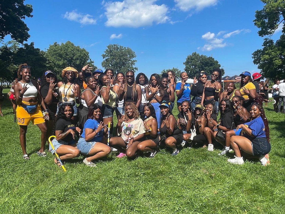 Sigma_GammaRho's tweet photo. Before the day comes to a close, let’s not forget about our first Pretty Poodle Wednesday of the school year🐩!
Let’s take a look at our lovely Sorors being together at Chicago Greek Picnic in early August💙💛!
#PrettyPoodleWednesday #GlamorousGammaRho #SGRHO #SigmaGammaRho https://t.co/YRGCiODRjJ