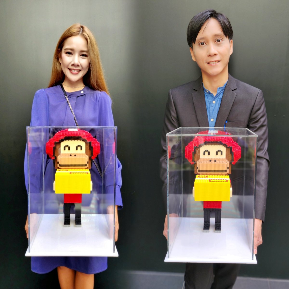 Our founders @ the 1st NFT Stamp in ASEAN event by Thai Post.

NFT is not just a piece of art to us but it must be usable in real life as well in order to make its value sustained. And this is one of a big milestone for us.

Glad to be a part of this!

#Apetimism #Optimism