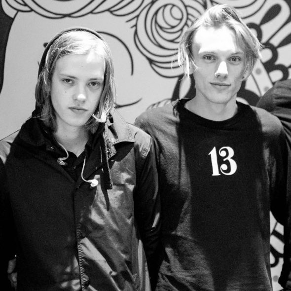 hiim_nalin's tweet photo. « ᴊᴀᴍɪᴇ ꜱᴀᴍ ʙᴏᴡᴇʀ »
🖤🤍§ #jamiebower #jamiecampbellbower #sambower #samuelduncanbower #bowerbrothers #brothers #siblings #iambyjamiebower §🤍🖤 https://t.co/W6HyaayIQ7