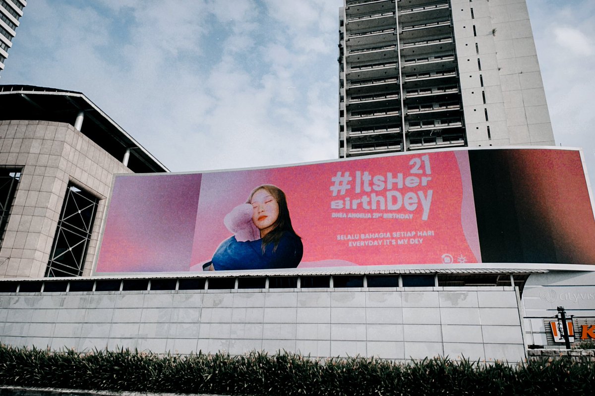 Happy birthday <a href="/A_DeyJKT48/">Anivia</a> semoga bahagia selalu datang untuk kamu! God bless✨

Keren banget project an nya temen2 @Dheyzious_INA 🍻🍻
Temen temen jangan lupa pada mampir!

#ItsHerBirthDey21