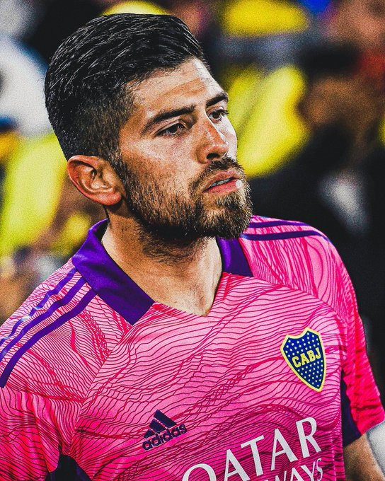 Volve10Riquelme's tweet photo. Rossi, el único que entiende que está jugando en Boca https://t.co/hpp3vlQF41