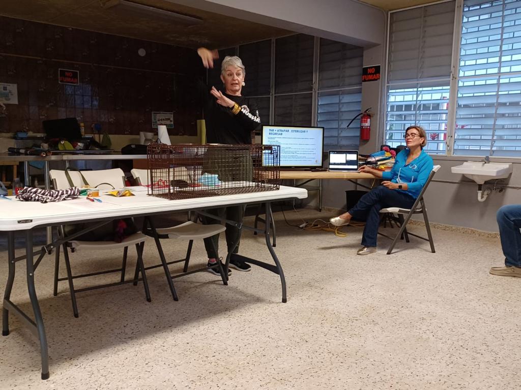 MOSPBA11's tweet photo. Charla de cรณmo realizar de manera segura y adecuada procesos de TNR en la comunidad.
#MOSPBA #LoveforPaws
#TNR #BienestarAnimal https://t.co/g2CwuGPfCX