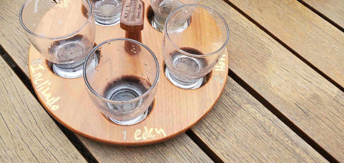 Bliss at @Bittersweet bar in Arcata with my sister. <a href="/EdenCiders/">EdenSpecialtyCiders</a>, <a href="/tiltedshed/">Tilted Shed Cider</a>, and <a href="/FinnriverCider/">FinnriverFarmCidery</a> all at one place! Oh, and <a href="/humboldtslice/">SliceOfHumboldtPie</a> pie to pair.