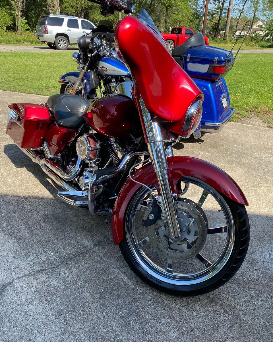 pxpi_luis23's tweet photo. I did a mobile detail today on 4 motorcycles it was crazy, check these out tho🤘🏼 https://t.co/jRb9SPvcYh