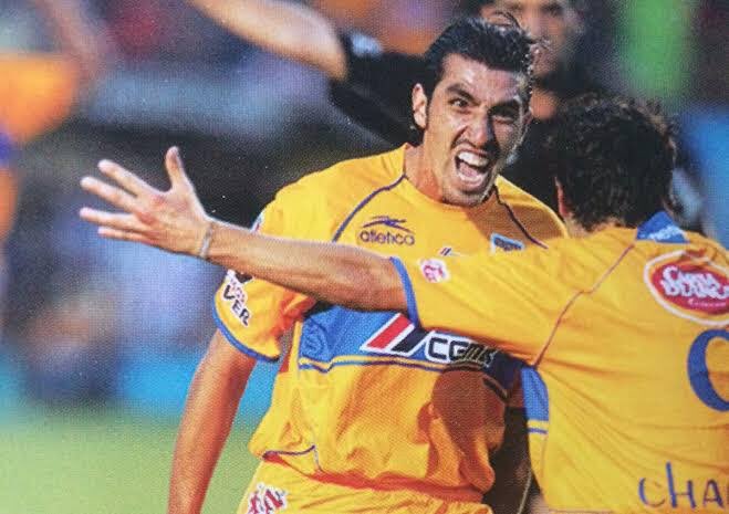 jorgeagh85's tweet photo. Jueves 9 Marzo 2006 se enfrentaba y ganaba al poderoso Corinthians de Tevez y Mascherano en el torneo más importante a nivel de clubes de América, la Copa Libertadores / Domingo 12 Marzo 2006 se ganaba el clásico regio…….. sin excusas y sin chillar que se empalmaban dos torneos https://t.co/rjZ6lKCNPv