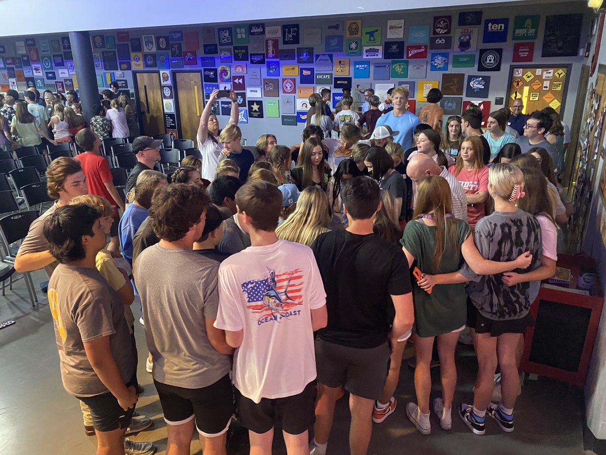 sycamoreskid's tweet photo. Tonight the students of @thenbyg invited the Principals/Assistant Principals of @rucoschools &amp; many other schools in our community (represented by students in our ministry) to be prayed over for the new school year. 

What a blessing to honor these heroes of our community. https://t.co/3vmMJPsjdc