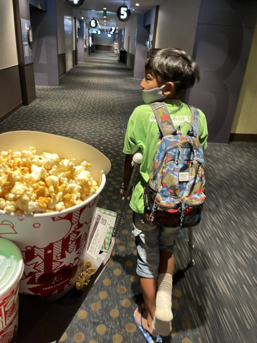 RondoWeru's tweet photo. 骨折して映画行きたがるやつ👀🍿*゜ https://t.co/IbfvdzCRgR