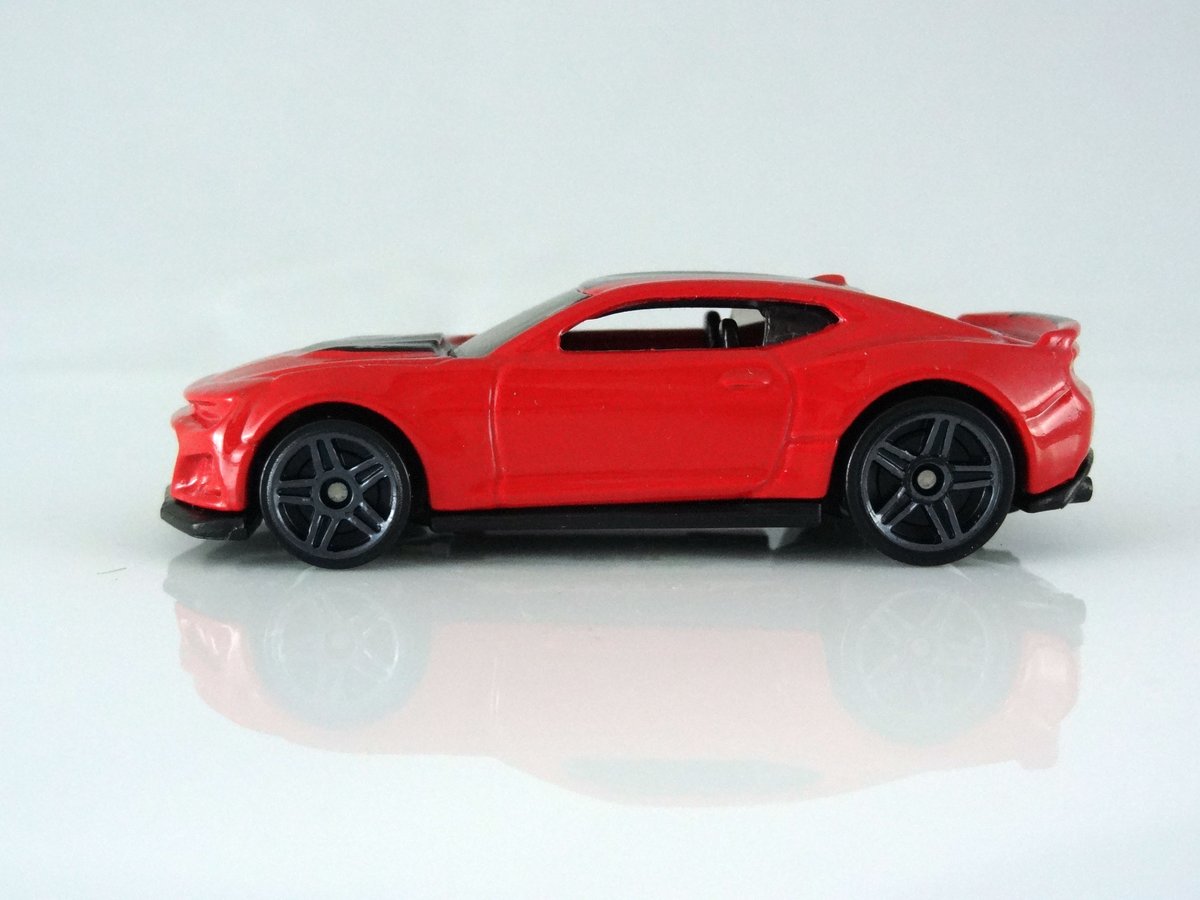 thetoysgarage's tweet photo. Chevy Camarzo Zl1 by Hot Wheels
#chevycamaro #chevycamarozl1 #diecastcamaro #diecastchevy
Share if you like!
#hotwheels #diecastcollection #hotwheelspictures #hotwheelscollectors #diecastcollector #hotwheelsdaily #loosediecast #164diecastcars #164collector #164photography https://t.co/JbEY3UCO6R
