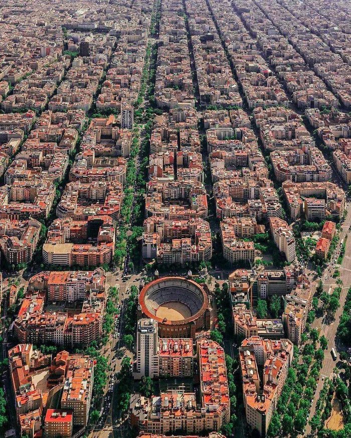 geography_point's tweet photo. Barcelona https://t.co/gdntHId1mz