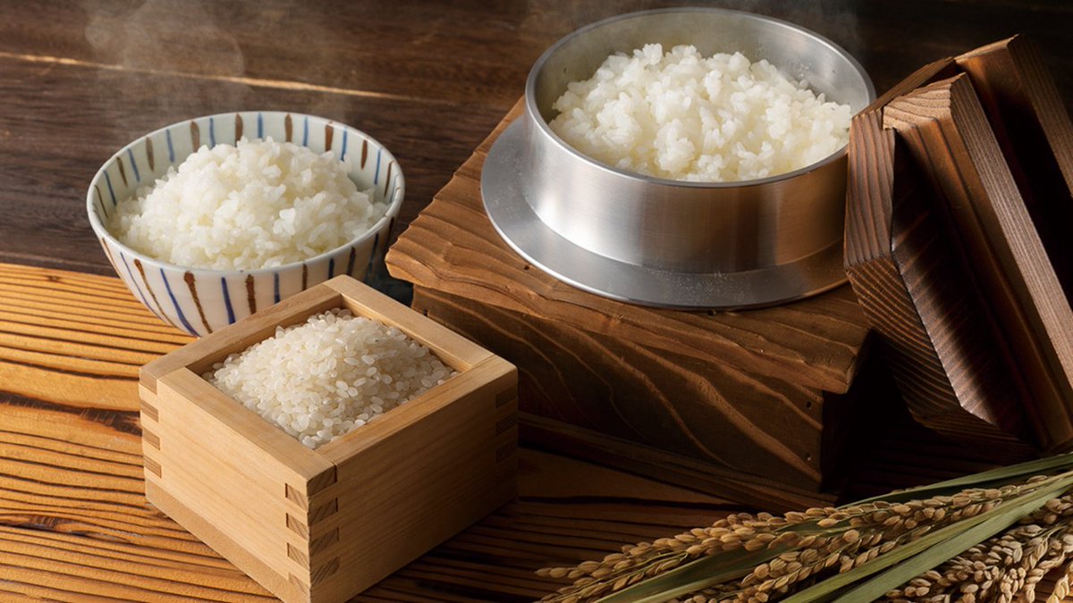 さぼてんでは、
契約農家から仕入れたお米を自社工場で精米し、厳しい検査をくぐり抜けたお米だけを使用👩‍🔬✨
甘み・旨み・粘り にこだわっているのでお店食べる炊き立てはもちろん、お弁当でもふっくら美味しいのです😋

美味しいかつは美味しいごはんと一緒に召し上がれ🙌🍚

#米の日