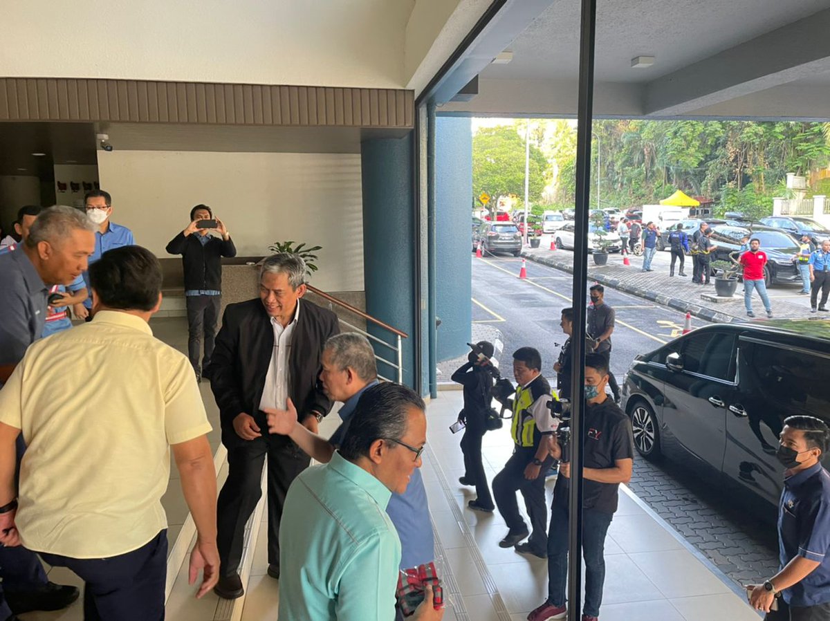 SSSSB_HQ's tweet photo. 18 Ogos 2022
Perasmian FTRoadpedia Zon Selatan 2.0
FTRoadpedia Zon Selatan 2.0 bermula pada 18 hingga 20 Ogos 2022 diketuai oleh Menteri Kanan Kerja Raya, Dato’ Sri Haji Fadillah Bin Haji Yusof menjelajahi 1,062 km jalan raya di Zon Selatan bermula dari Pahang - N9 - Johor https://t.co/dnn2Po9YB2