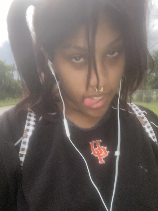 I&rsquo;m selling today :) #horny #Sellingcontents #paypig https://t.co/KLNb7XXYRS<a href="/tag/horny"class="tags">#horny</a><a href="/tag/sellingcontents"class="tags">#Sellingcontents</a><a href="/tag/paypig"class="tags">#paypig</a>